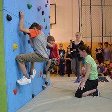 S bouldrovkou do škol – mobilní boulderová stěna v Litoměřicích