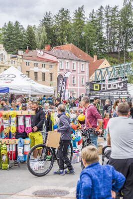 Prodejní stánky na náměstí, foto: Jan Novák