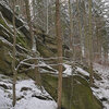 Záda Žáby (expedič.stezka), dole boulder Náhrobek