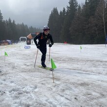 Sourozenci Grohovi ovládli skialpinistický sprint v Rokytnici nad Jizerou